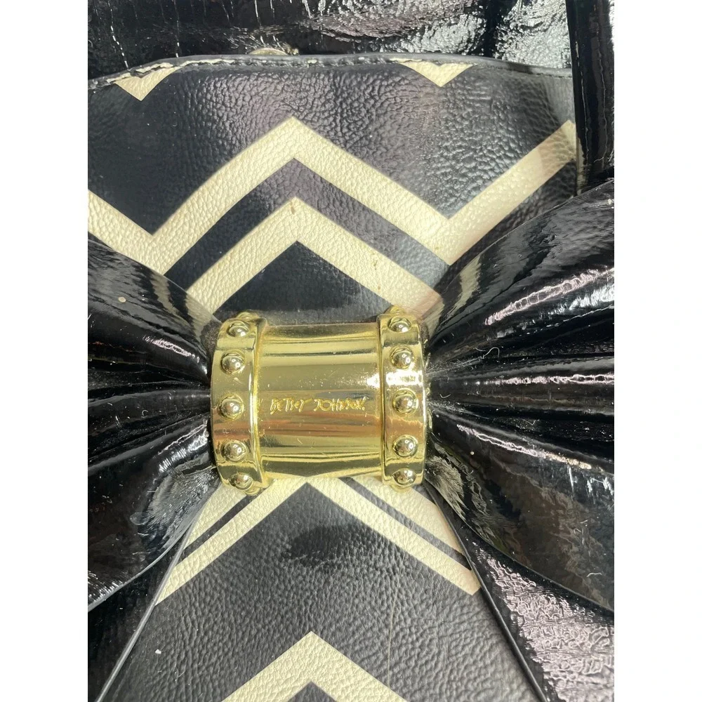 Betsey Johnson Black White Chevron Patent Bow Satchel Handbag